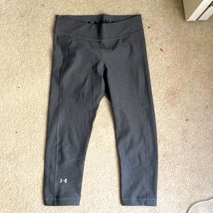 Cropped grey underamour workout leggings, size M